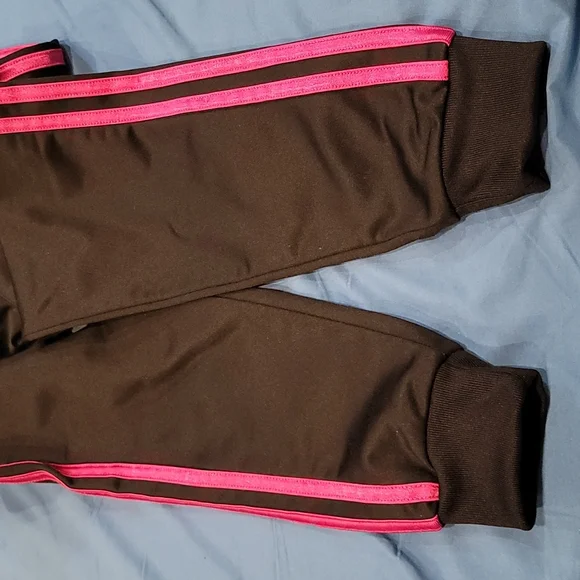 Girls Adidas sweat outfit - Picture 8 of 8